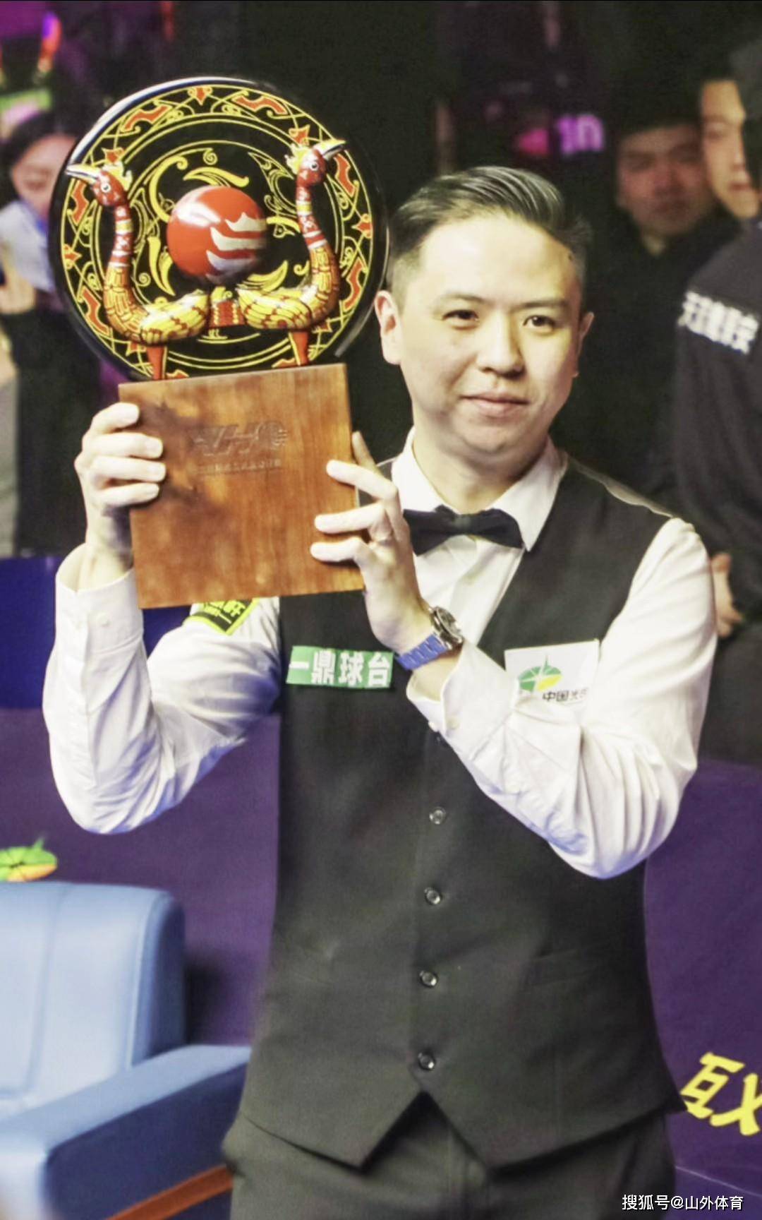 都带着深深 都带着深深